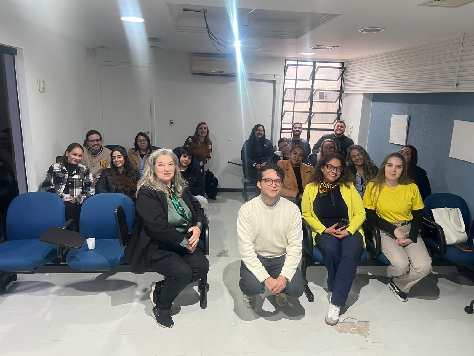 Foto coletiva de participantes da ação de Setembro Amarelo do Grupo Imediatta.